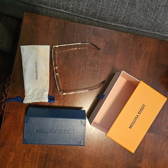 Louis Vuitton Aura Square Sunglasses main image 5
